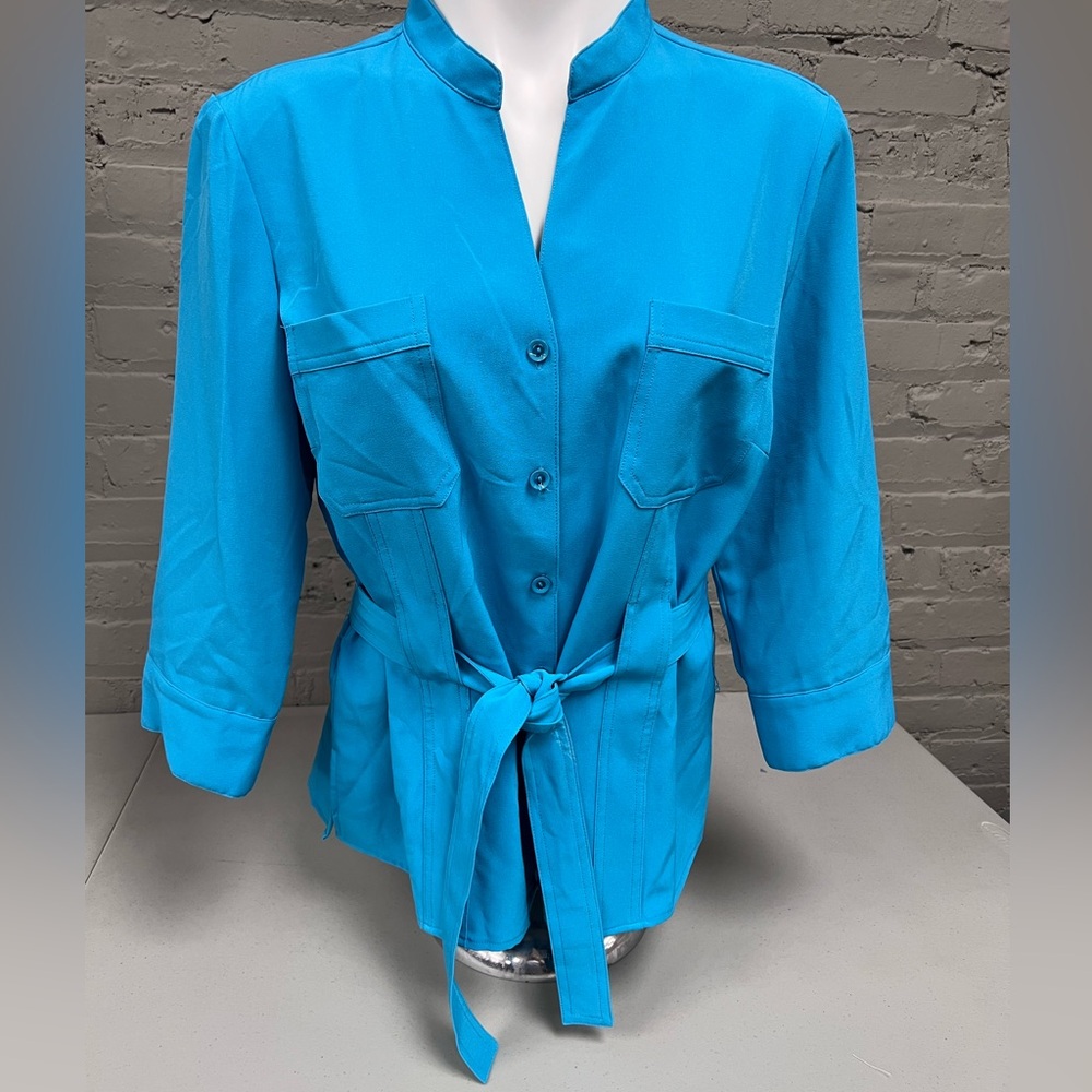 Elegant Turquoise Button-Up Blazer